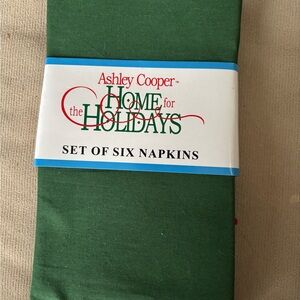 Ashley Cooper Festive Green Set of Six Napkins